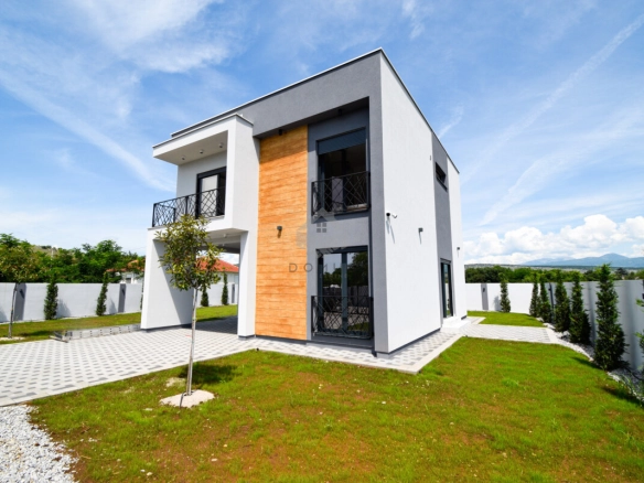 Porodična kuća 154 m² na placu 506 m², Dahna – Podgorica