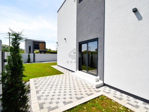 Porodična kuća 154 m² na placu 506 m², Dahna – Podgorica