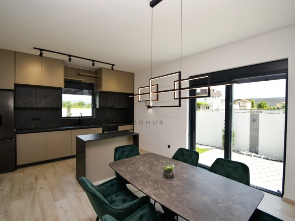 Porodična kuća 154 m² na placu 506 m², Dahna – Podgorica