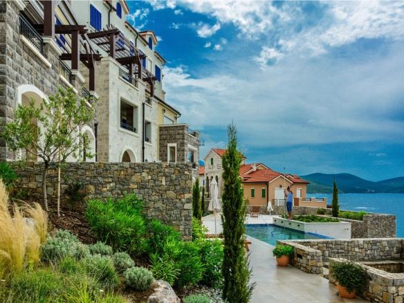 Jednosoban luksuzan stan 94 m² sa pogledom na more, Luštica Bay – Tivat
