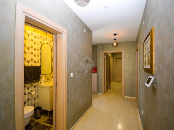 Kuća 150 m² sa bazenom na placu 1.200 m², Tološi – Podgorica