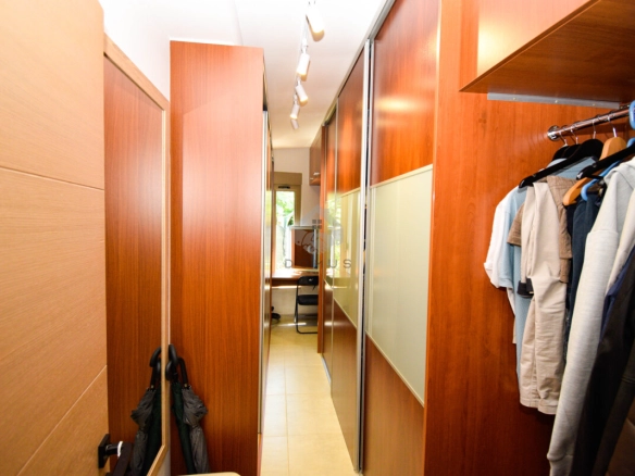 Kuća 150 m² sa bazenom na placu 1.200 m², Tološi – Podgorica