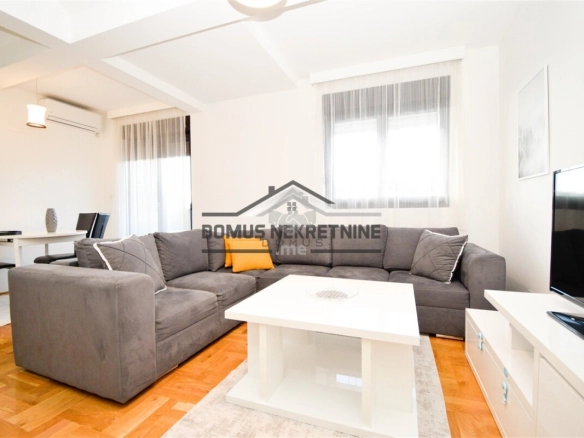 Dvosoban stan 70 m² + 3 parking, Vezirov Most – Podgorica