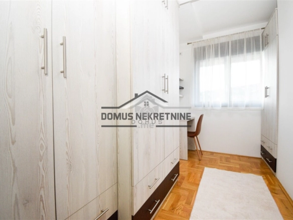 Dvosoban stan 70 m² + 3 parking, Vezirov Most – Podgorica
