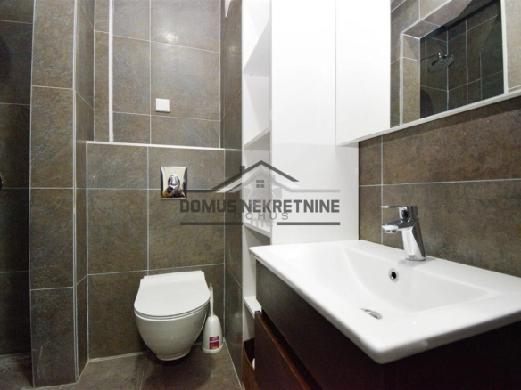 Dvosoban stan 70 m² + 3 parking, Vezirov Most – Podgorica