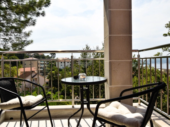 Dvosoban stan 72 m² sa pogledom na more, Mažina – Tivat