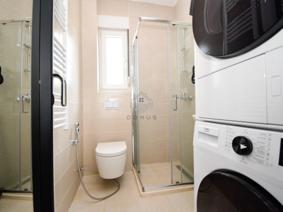 Dvosoban stan 72 m² sa pogledom na more, Mažina – Tivat