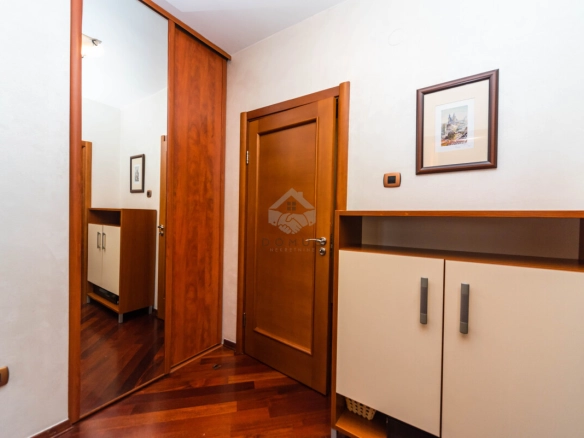 Dvosoban stan 82 m² + podrum 14 m², Stari Aerodrom – Podgorica
