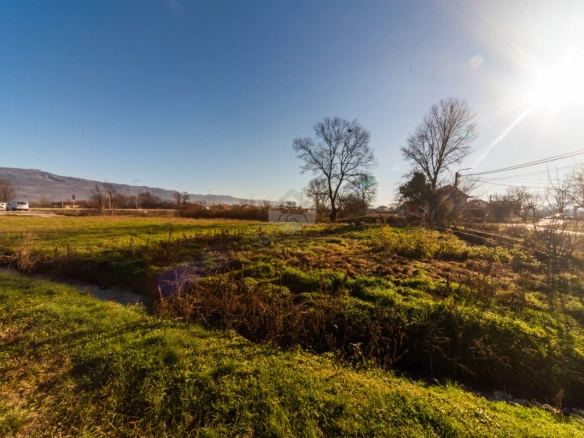 Plac 3.700 m² za industriju i proizvodnju – Danilovgrad