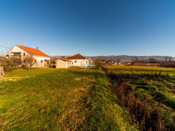 Plac 3.700 m² za industriju i proizvodnju – Danilovgrad