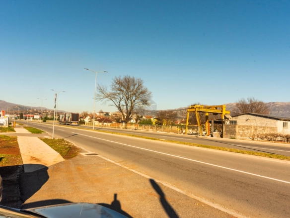 Plac 3.700 m² za industriju i proizvodnju – Danilovgrad