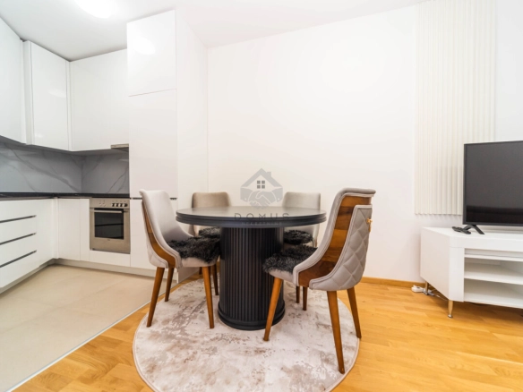 Dvosoban stan 55 m² + parking, Stara Varoš – Podgorica