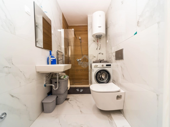 Dvosoban stan 55 m² + parking, Stara Varoš – Podgorica