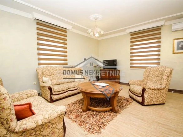 Porodična kuća 160 m² na placu 400 m², Donja Gorica – Podgorica