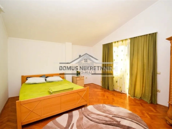 Porodična kuća 160 m² na placu 400 m², Donja Gorica – Podgorica