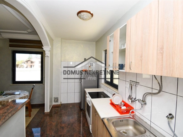 Porodična kuća 160 m² na placu 400 m², Donja Gorica – Podgorica