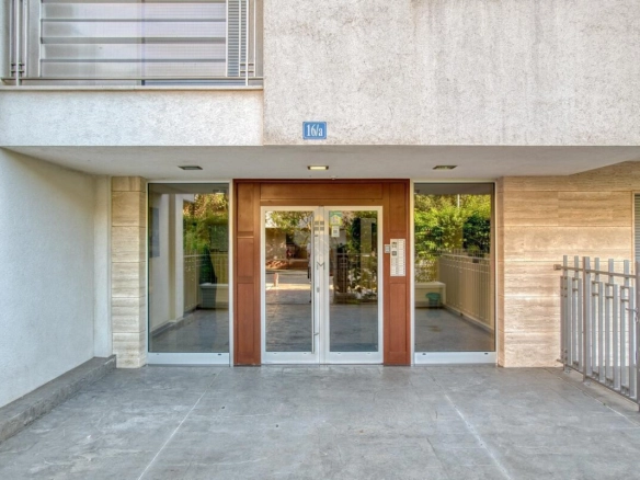 Dvosoban stan 90 m² + parking, Gorica – Podgorica