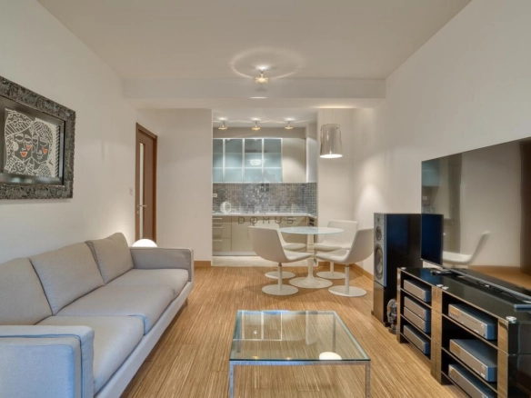 Dvosoban stan 90 m² + parking, Gorica – Podgorica
