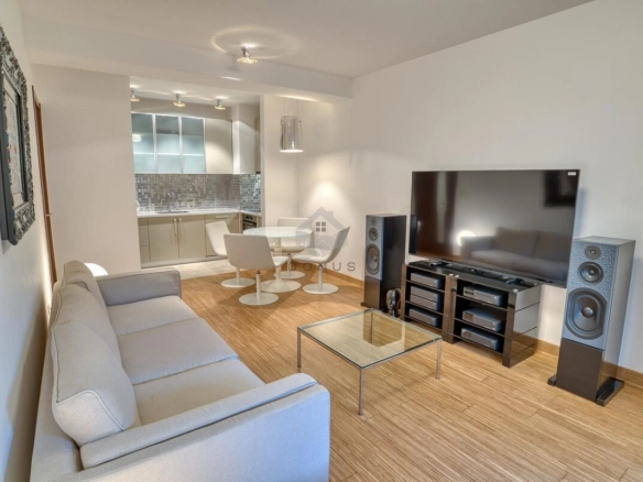 Dvosoban stan 90 m² + parking, Gorica – Podgorica