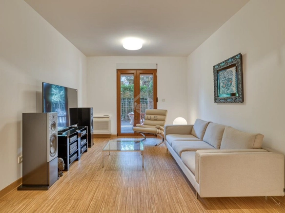 Dvosoban stan 90 m² + parking, Gorica – Podgorica