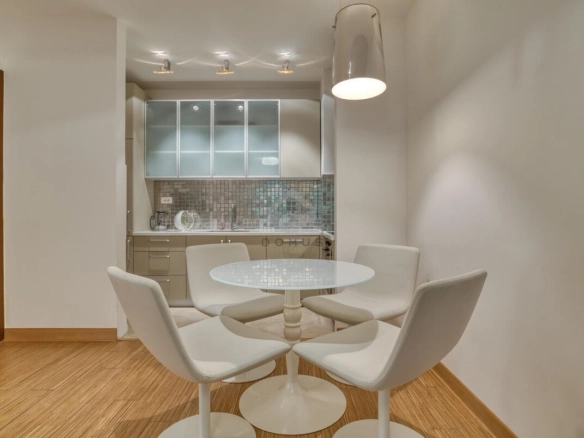 Dvosoban stan 90 m² + parking, Gorica – Podgorica