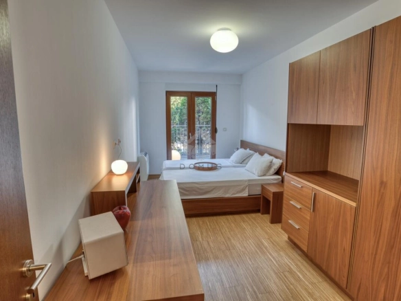 Dvosoban stan 90 m² + parking, Gorica – Podgorica