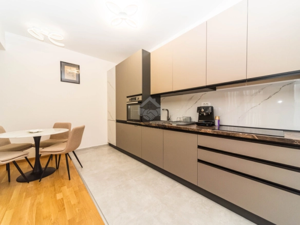 Jednosoban stan 51 m² + garaža, Stara Varoš – Podgorica