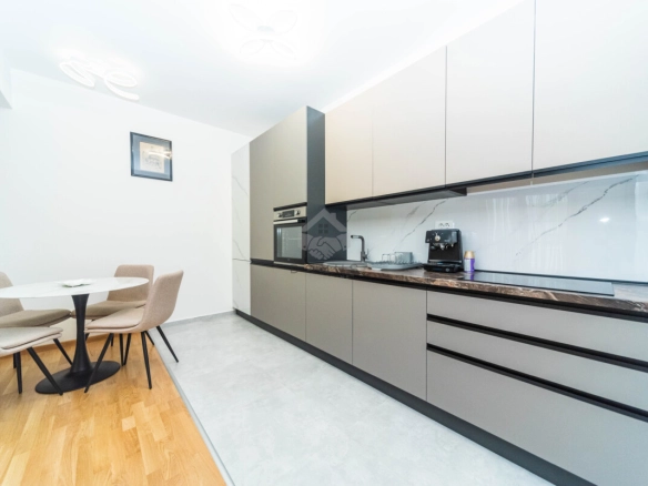 Jednosoban stan 51 m² + garaža, Stara Varoš – Podgorica