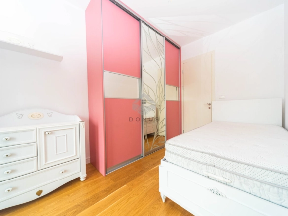 Trosoban stan 108 m² + 2 garaže, Pored Atlas Capital – Podgorica