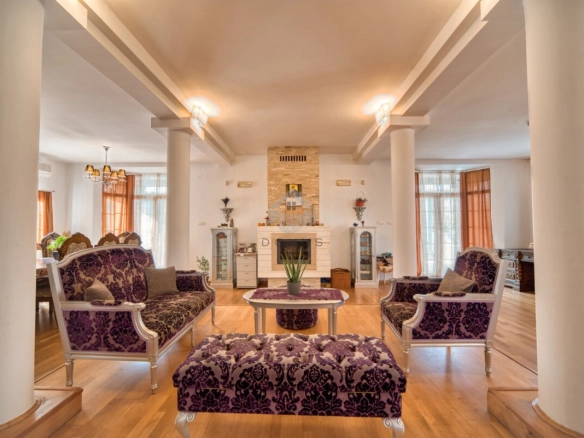 Luksuzna vila 560 m² sa bazenom, Begovine – Danilovgrad