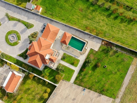 Luksuzna vila 560 m² sa bazenom, Begovine – Danilovgrad