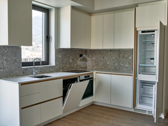 Dvosoban stan 102 m² sa pogledom na more, Boka Place – Tivat