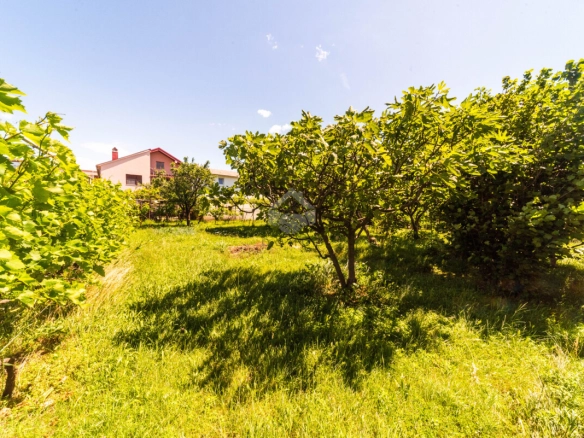 Porodična kuća 320 m² na placu 800 m², Murtovina – Podgorica