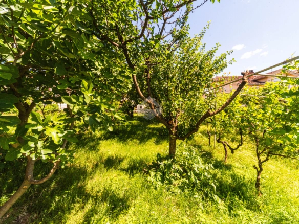 Porodična kuća 320 m² na placu 800 m², Murtovina – Podgorica