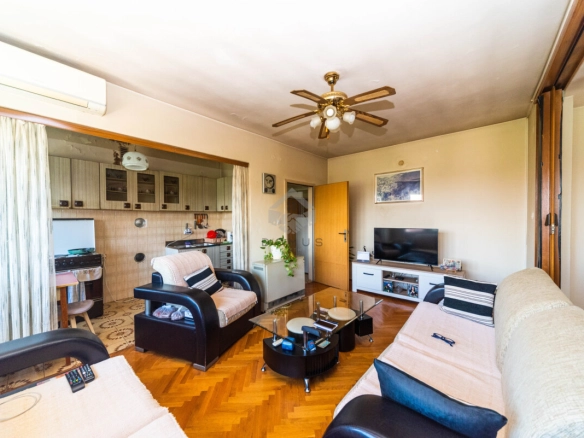 Porodična kuća 320 m² na placu 800 m², Murtovina – Podgorica