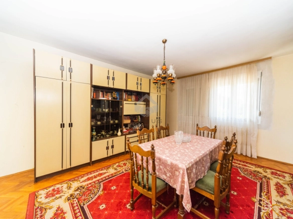 Porodična kuća 320 m² na placu 800 m², Murtovina – Podgorica