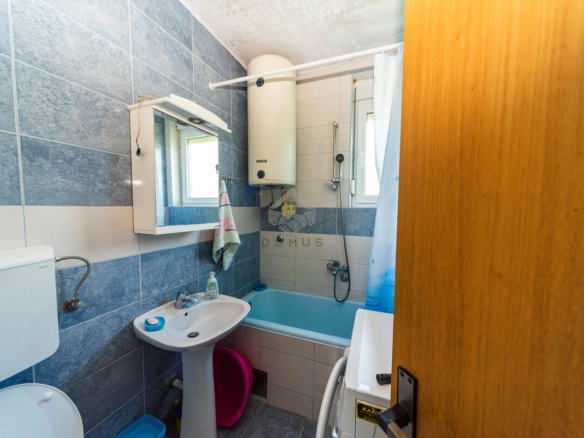 Porodična kuća 320 m² na placu 800 m², Murtovina – Podgorica
