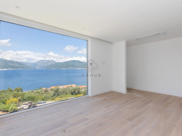 Vila 328 m² sa panoramskim pogledom na more, Krašići – Tivat