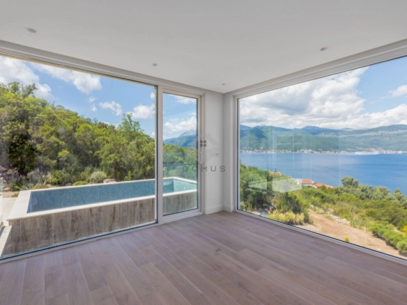 Vila 328 m² sa panoramskim pogledom na more, Krašići – Tivat