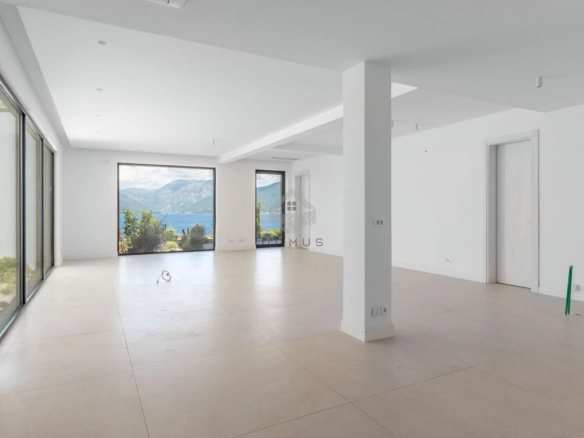 Vila 328 m² sa panoramskim pogledom na more, Krašići – Tivat