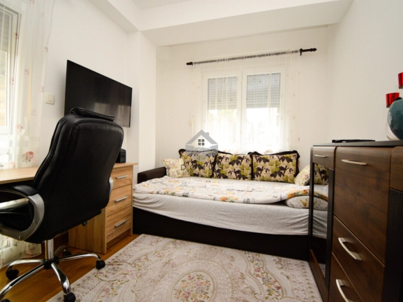 Trosoban stan 80 m² + garaža, Ljubović – Podgorica