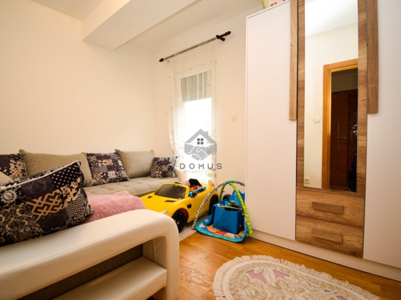 Trosoban stan 80 m² + garaža, Ljubović – Podgorica