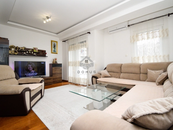 Trosoban stan 80 m² + garaža, Ljubović – Podgorica