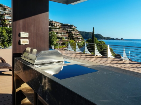 Luksuzni penthous 483 m², Dukley Gardens – Budva