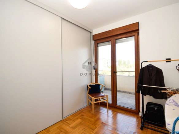 Trosoban stan 97 m², Krivi Most – Podgorica