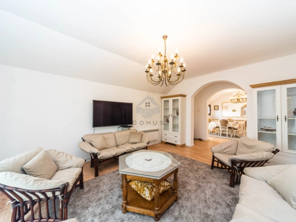 Trosoban stan 100 m² + parking, Gornja Gorica – Podgorica