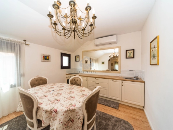 Trosoban stan 100 m² + parking, Gornja Gorica – Podgorica
