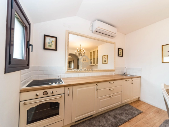 Trosoban stan 100 m² + parking, Gornja Gorica – Podgorica