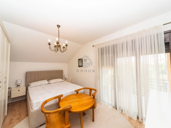 Trosoban stan 100 m² + parking, Gornja Gorica – Podgorica