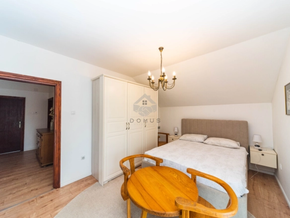 Trosoban stan 100 m² + parking, Gornja Gorica – Podgorica